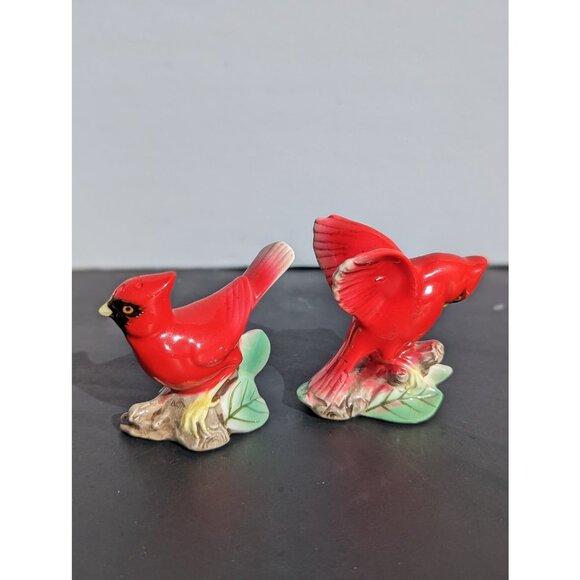 Vintage Red Cardinal Salt and Pepper Shaker's | Made in Japan - Picture 4 of 7